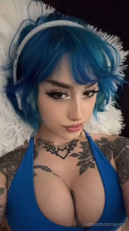 someone said I look good with blue hair, what color should I..