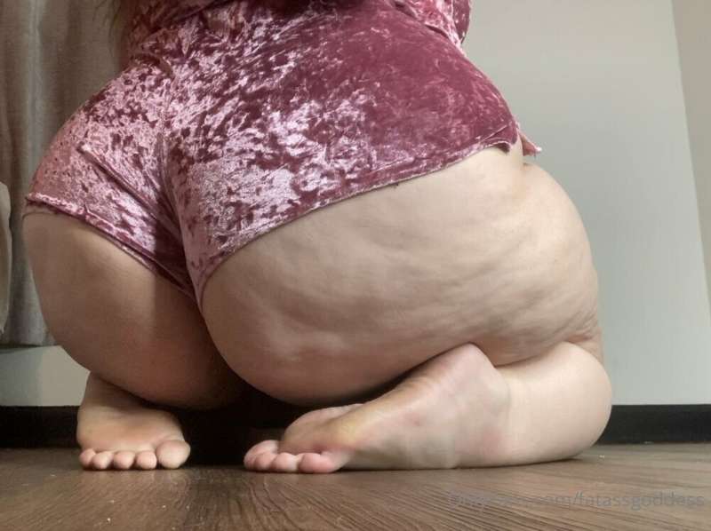 Fatassgoddess - Onlyfans - 24 Jun, 2022 2