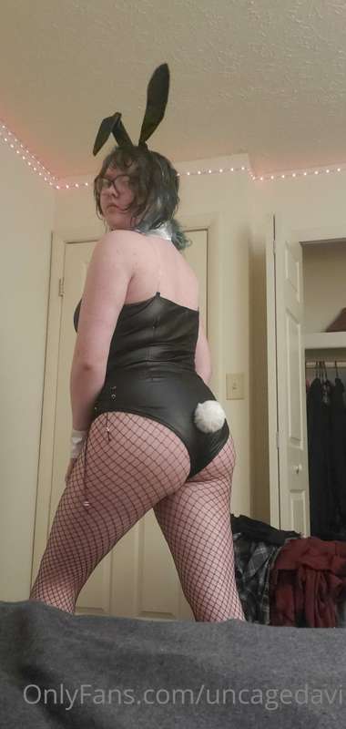 can i be your bunny for the night 🖤🤍 ?

thank your fellow ho.. 5