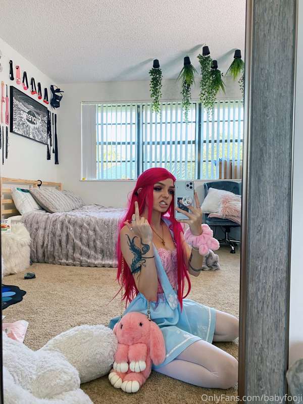 Some pics from this photo set 🍭🌩 pt. 1 17