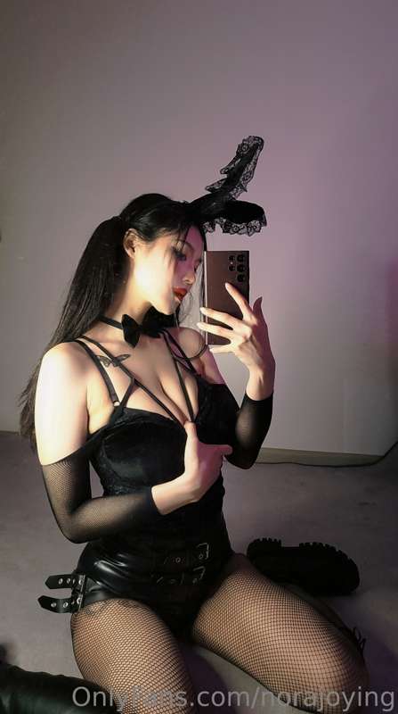I know it's too late but i thought I look pretty though 
So .. 1