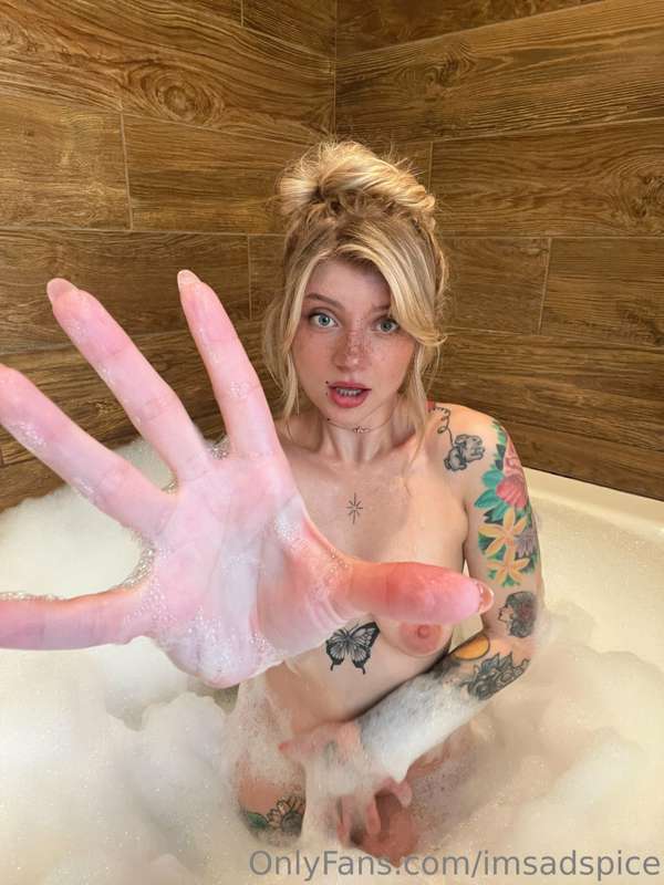 Cleaning out my photos and found some extra steamy bubble ba.. 9