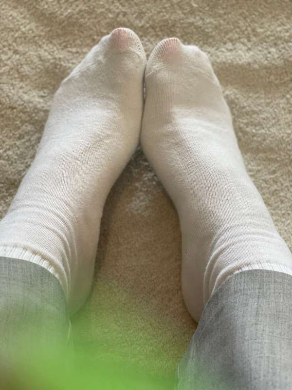Swipe 👉🏻 to see the pedi update 🦶🏻

***Do you prefer the bas..