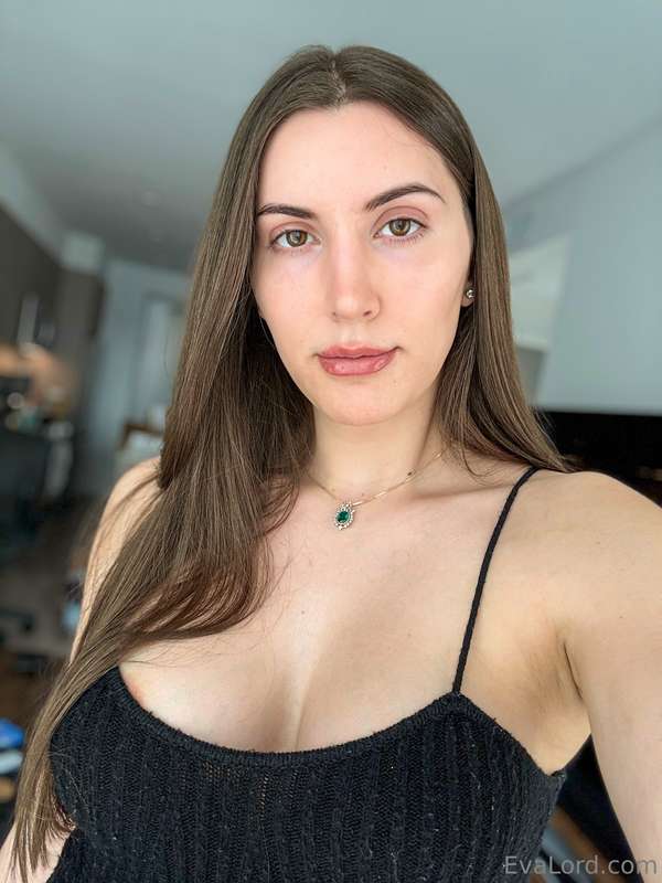 Would you date a trans girl publicly if you had the chance? ..