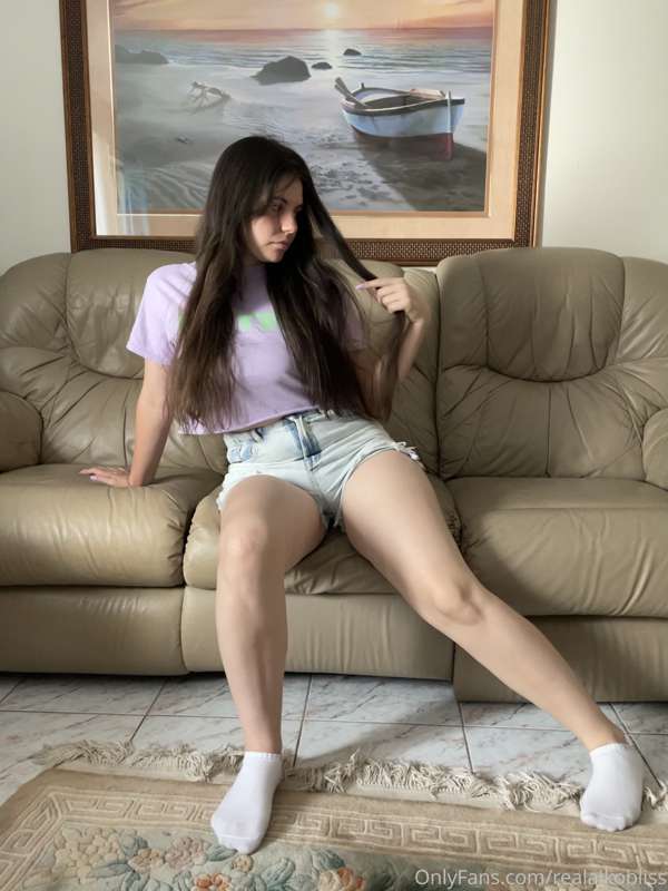 Aren’t I just sofa-king cute? 🥰 I have a lot of extras and w.. 8