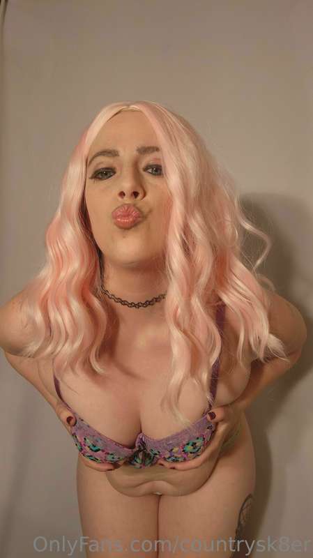 I got 32 flavors of that bootylicious bubblegum raspberry, g.. 10
