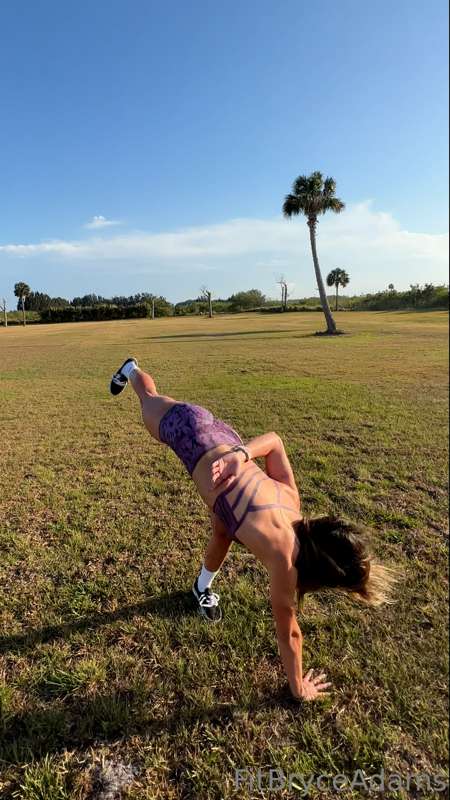 Keep swiping to see me complete a cartwheel 😉 1