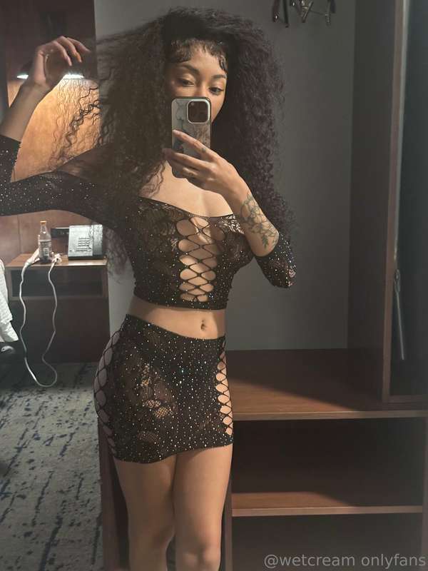 FIRST BBW 👏🏽 if she got her makeup or hair done content woul.. 21
