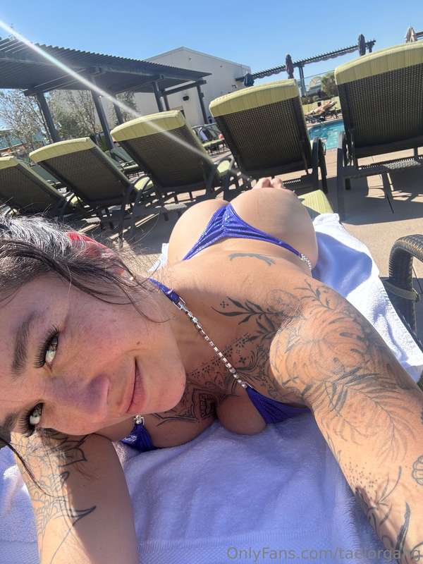 It’s so sunny today :) 