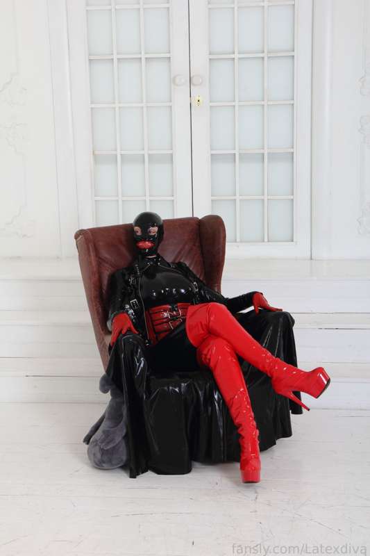 Latexdiva - Fansly - 03 Oct, 2022 2