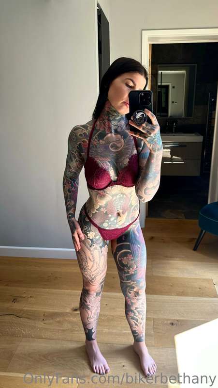 Good morning 🫶🏻 my butt cheeks hurt 😅 will be posting tattoo..