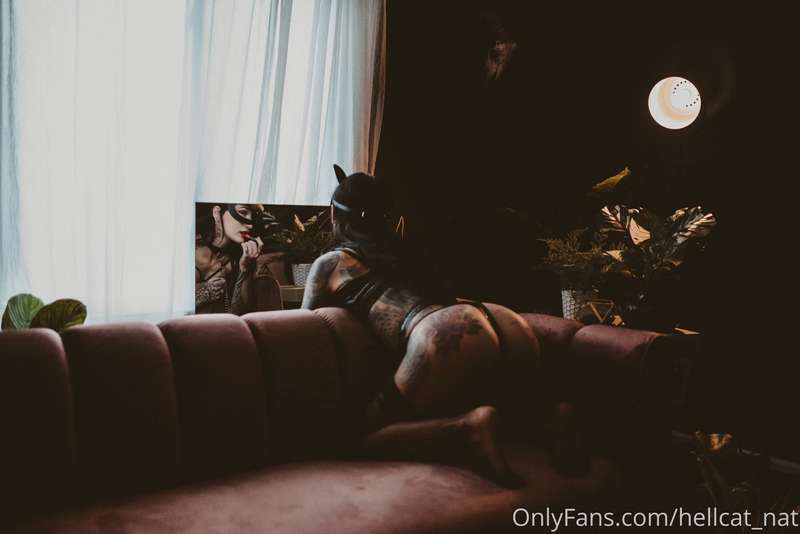 The lovely @alchemistboudoir sent me a little teaser preview.. 11