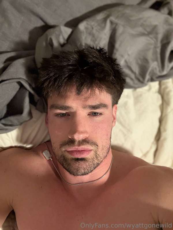 Chillin’… someone entertain me 👀