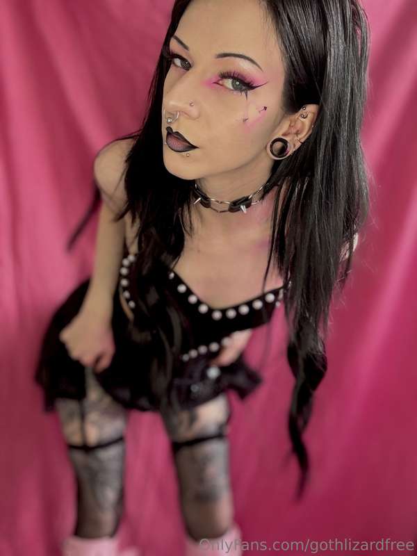 Happy fucking Valentine’s Day!! You are all automatically my..