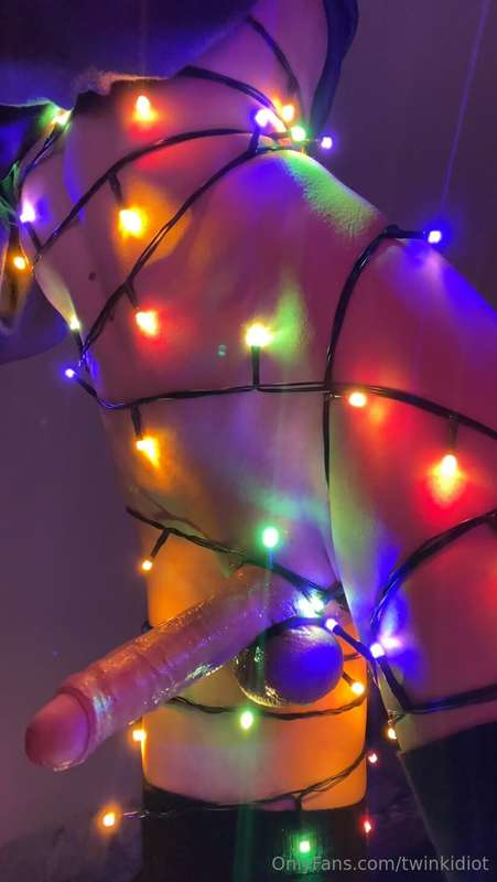 I need you to decorate my branch.... WINK WINK WINK.. 🎄🎄 IT'..