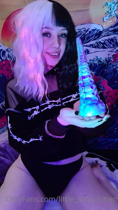 Next video with Ika from Bad Dragon 2