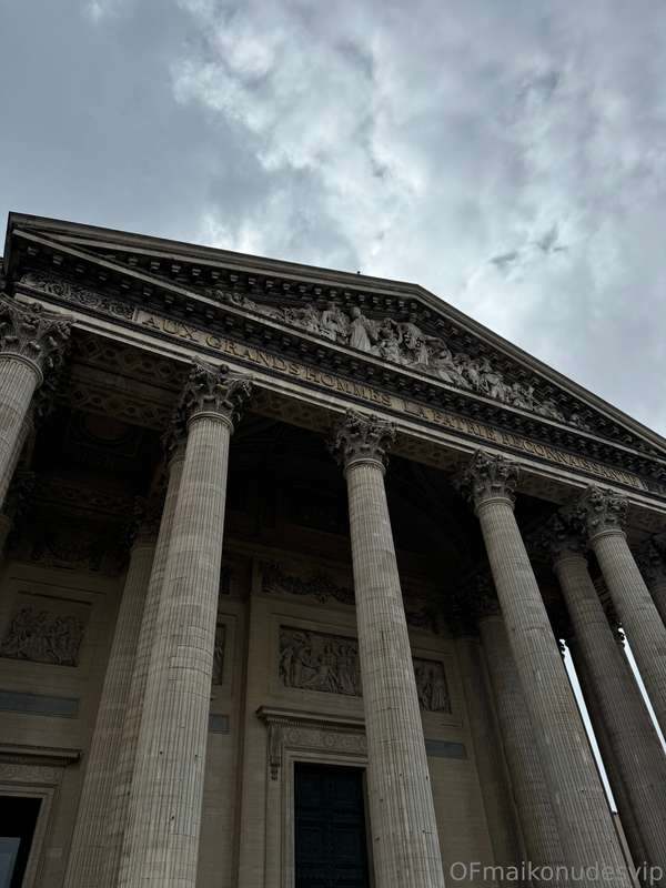 a few days in paris…. now I'm coming back to you ♥️(I bought.. 10
