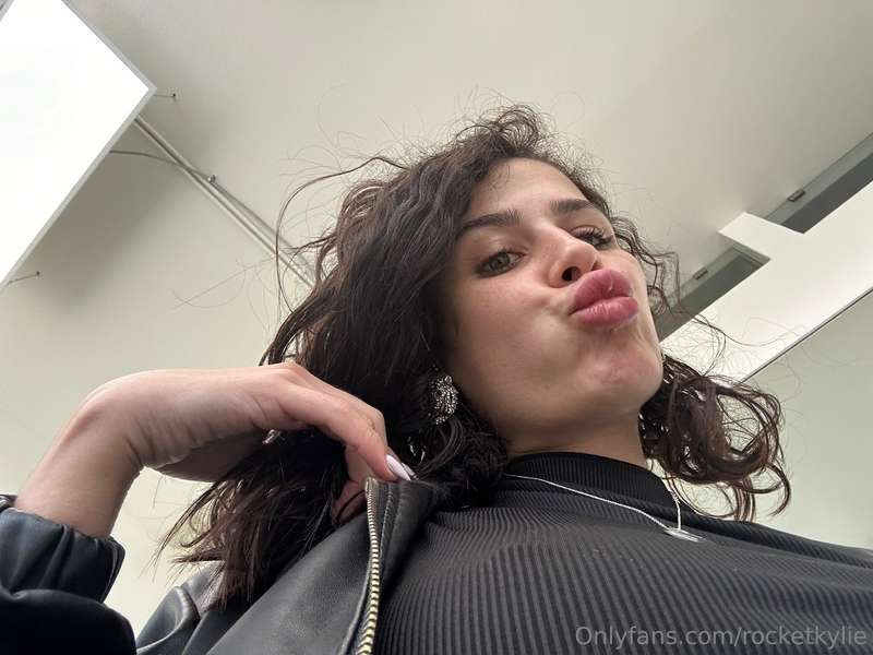 POV i'm sending you kisses🙈 1