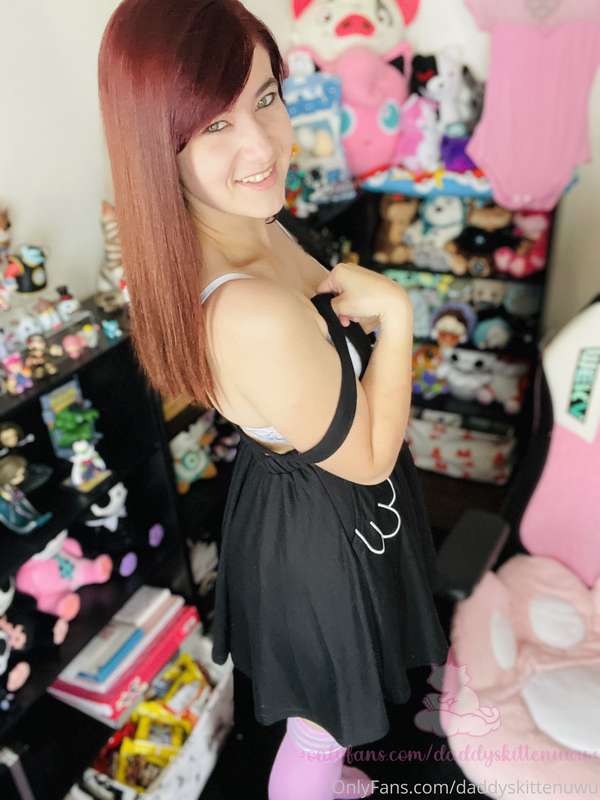 RaWr! What do you think of my kitty dress? Its one of my fav..
