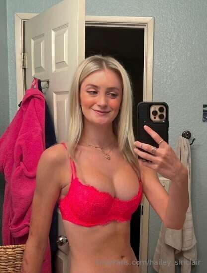 i'm in the mood right now! do you want me to remove my bra?😏