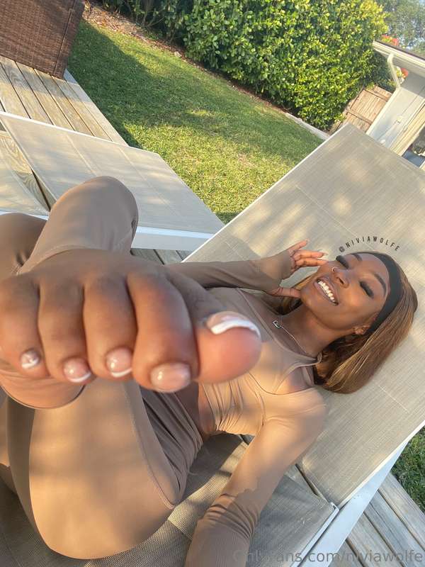 Titties + Toes Tuesday ✨💕 6