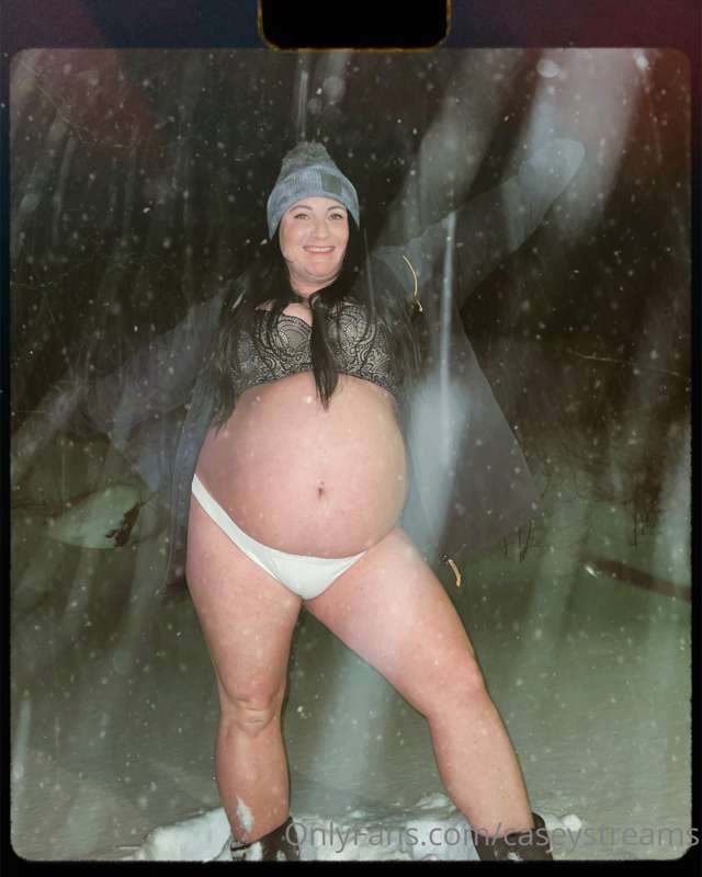 Big round babe in the snow!