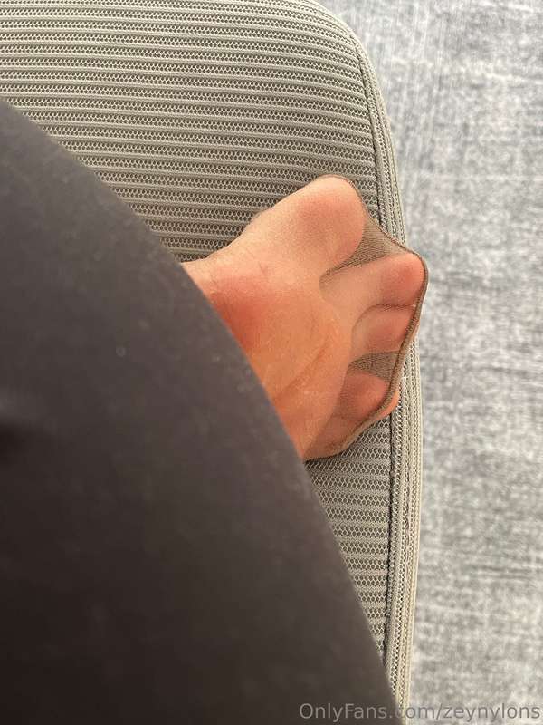 Zeynylons - Onlyfans - 12 May, 2025 2