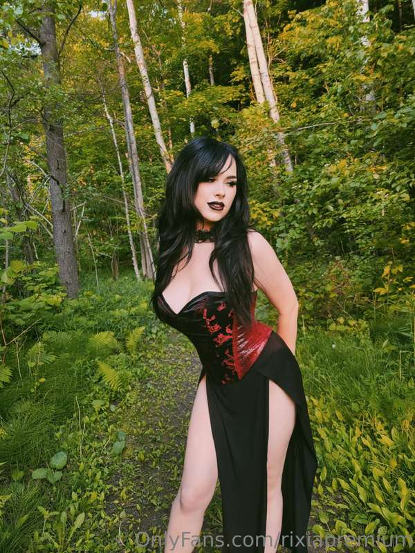 Come join me in the woods babe 🦇
It's safe I promise 😉 4