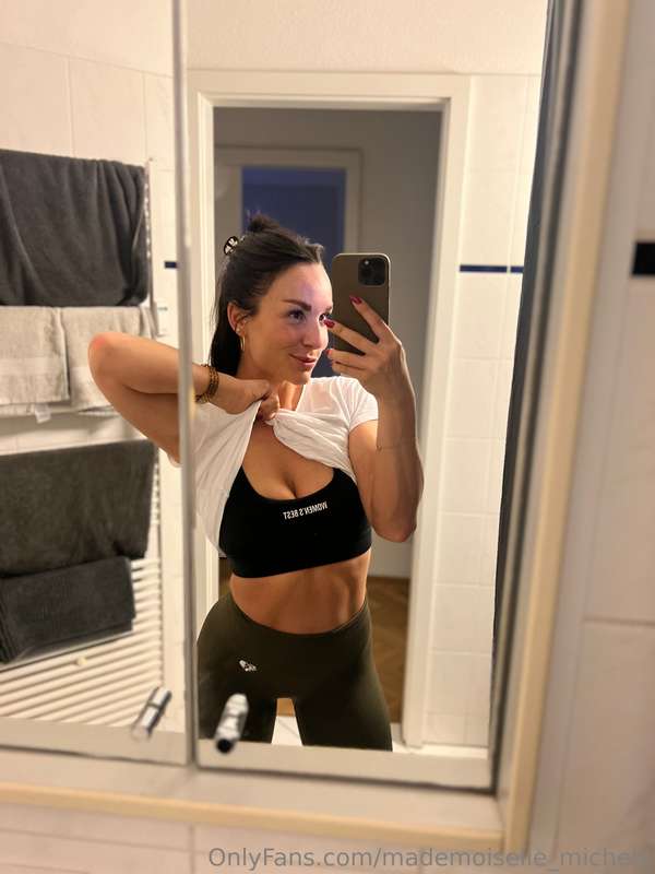 Guten Abend 🤪 noch wach?  Schau mal in deine DM‘s ;)