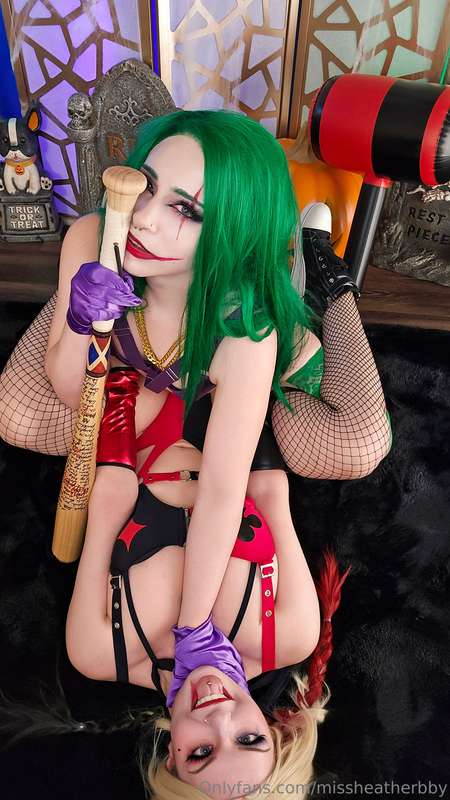 Your favorite kinky couple 💚♥️@thecrimsonkitten  3