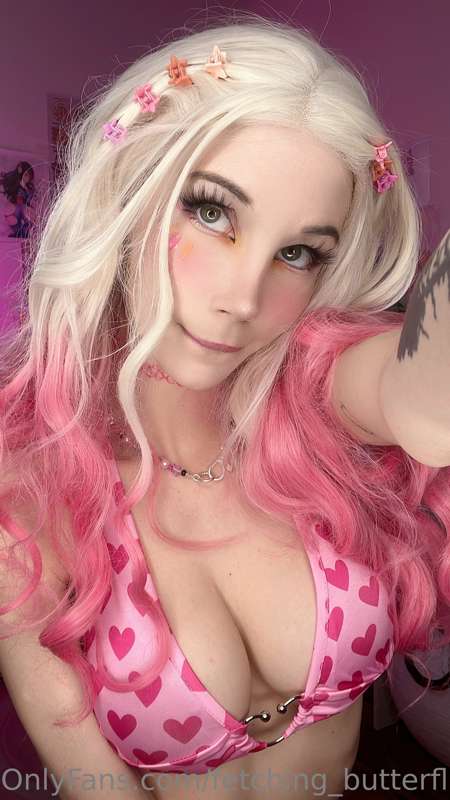 Do you like it when I post weird selfie dumps? I just can ne.. 1