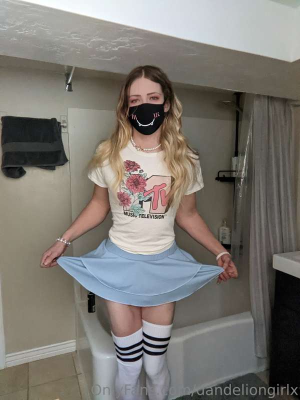 SKIRT GO SPINNY!