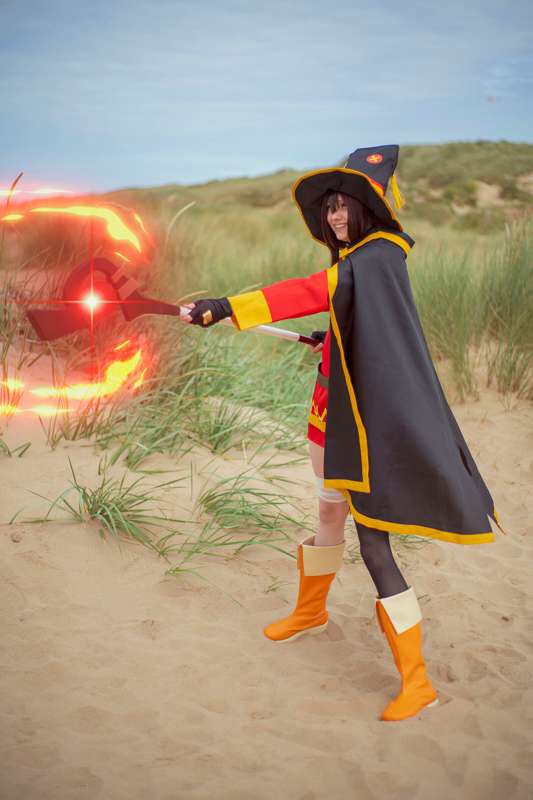 This was a little embarassing 😖 my 1st public cosplay photos.. 7