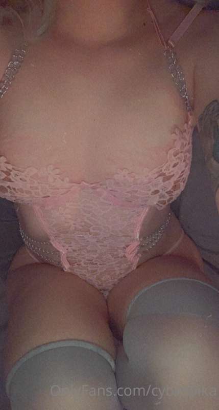 Pictures from my cute outfit the other day 💕

Tips are appre.. 3