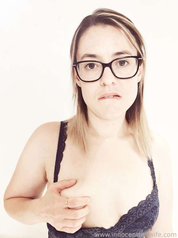 Innocenthotwife - Fansly - 01 Oct, 2021
