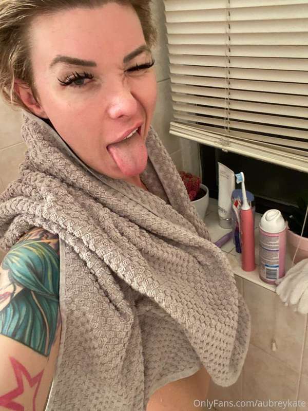 I'm feeling like a bad girl Cum play 😈
