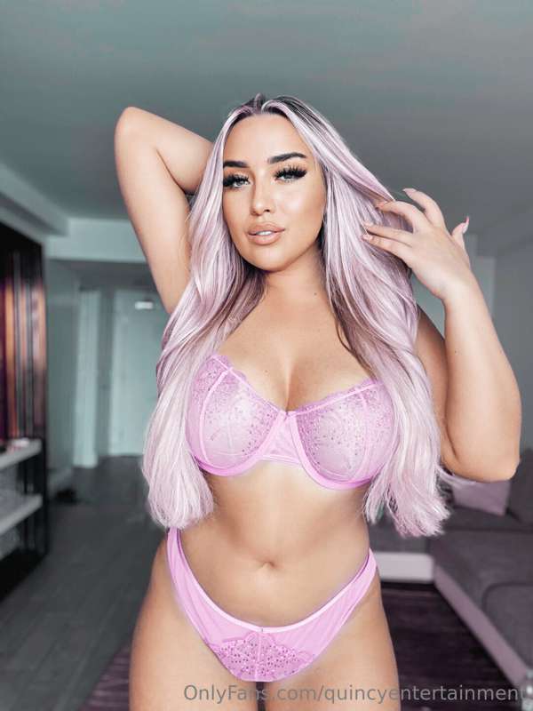 I’m taking my titties out for you 💦👅 Tip me $10, and I'll le..