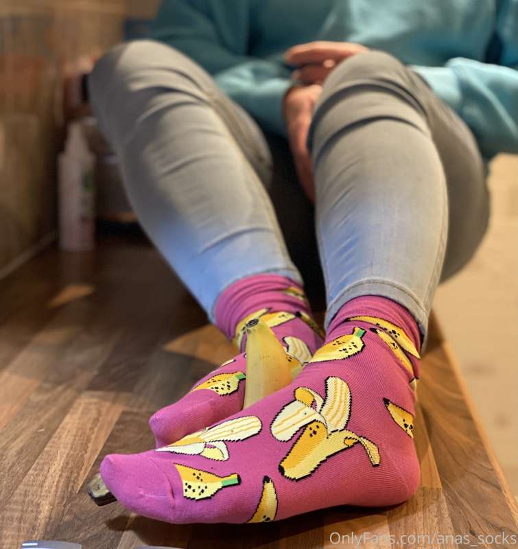 Do my socks make you go bananas??😉👣🍌🧦🤪🤯
My sock bitches  if .. 4