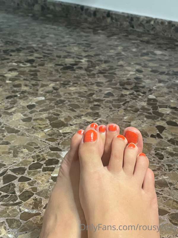 🦶 🦶 🥵