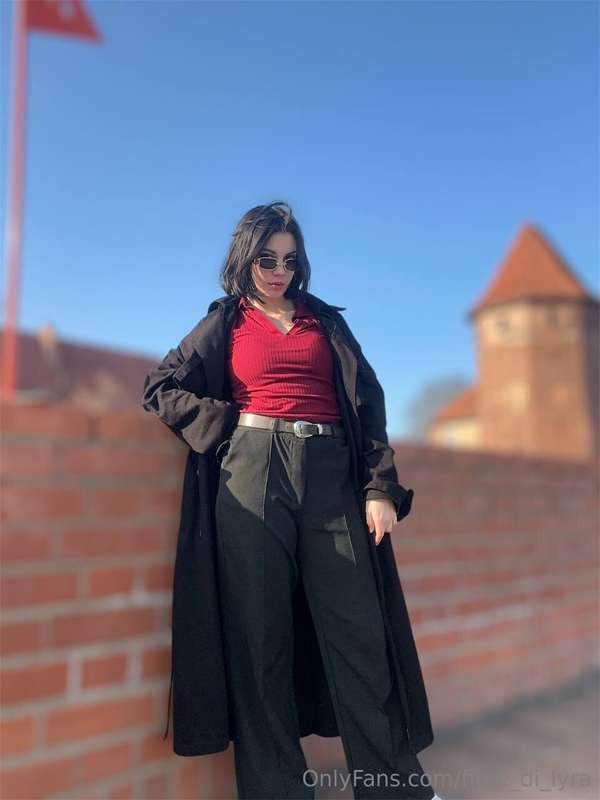 Fiore_Di_Lyra - Onlyfans - 22 Mar, 2025