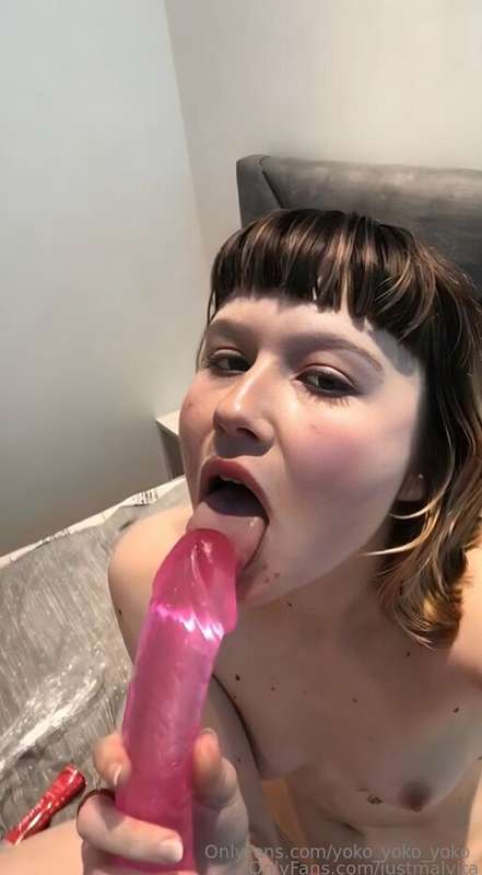 ❤️FREE SUBSCRIPTION❤️Virgin little girl @justmalvita only 18..