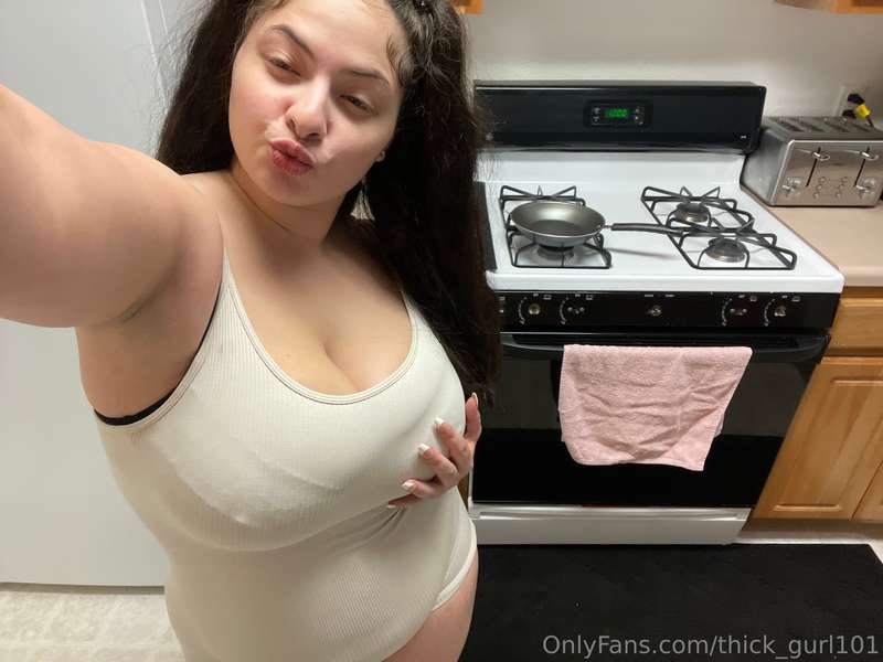 Thick_Gurl101 - Onlyfans - 19 Aug, 2024 17