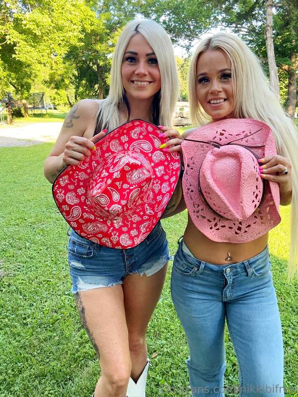 What’s underneath our cowgirl hats? 🤭 @ashlaysweetiefree 