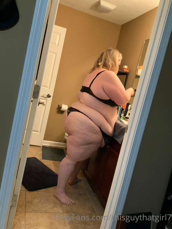 What it really looks like when I’m getting ready for a photo.. 17