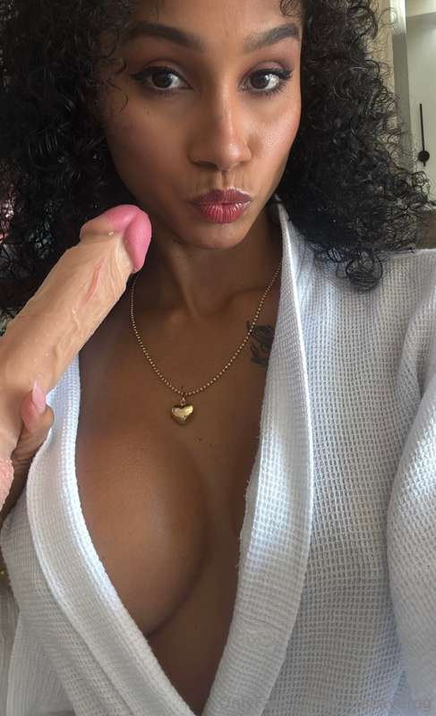 Wanna see how tight I am? ❤️