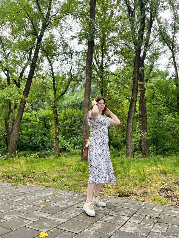 Walking in the park is so beautiful🥰
