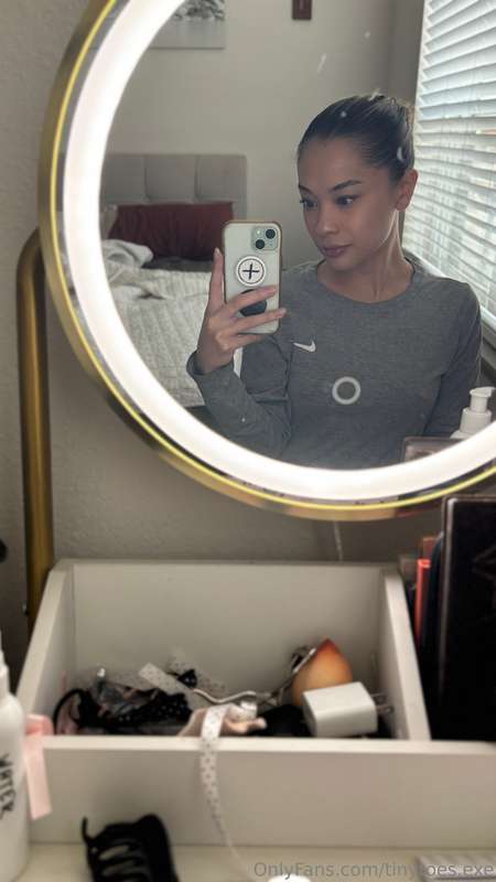 Bout to head out😉yeap! NO BRA!😏should I wear one? 