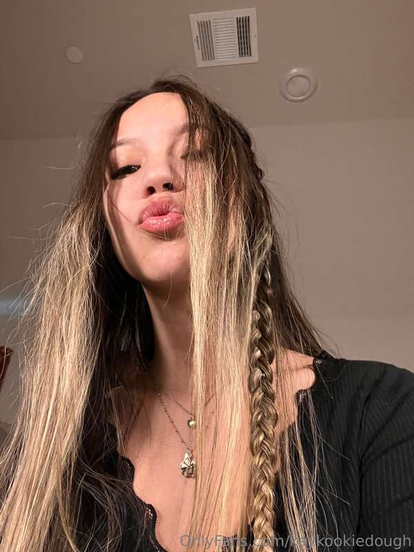 A little kiss for you💋