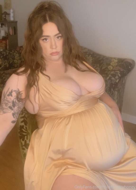I felt SO hot and *H U G E* in this dress!!!!! I took so man.. 13