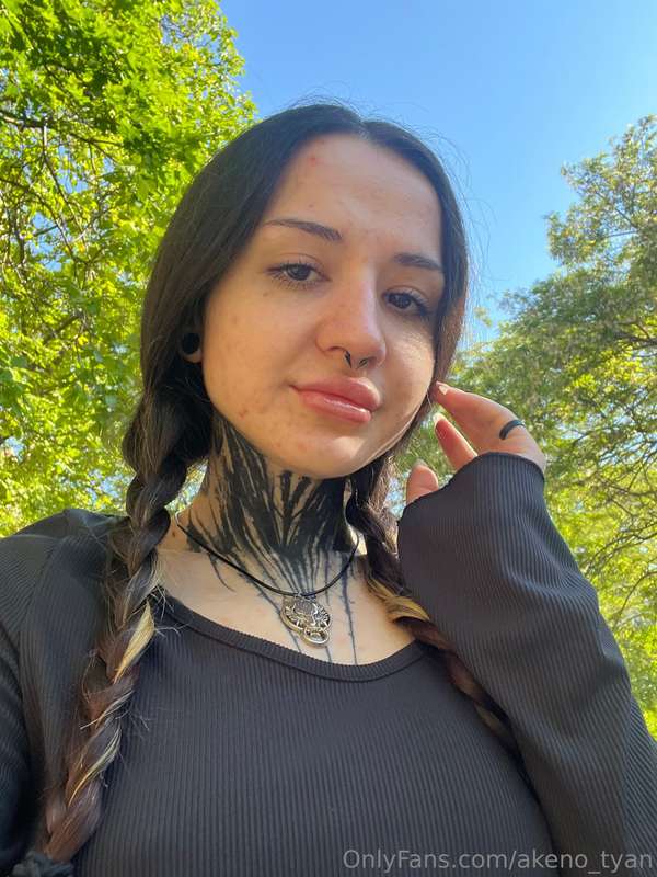 💫 One look, and control slips away. Ready to give in? 